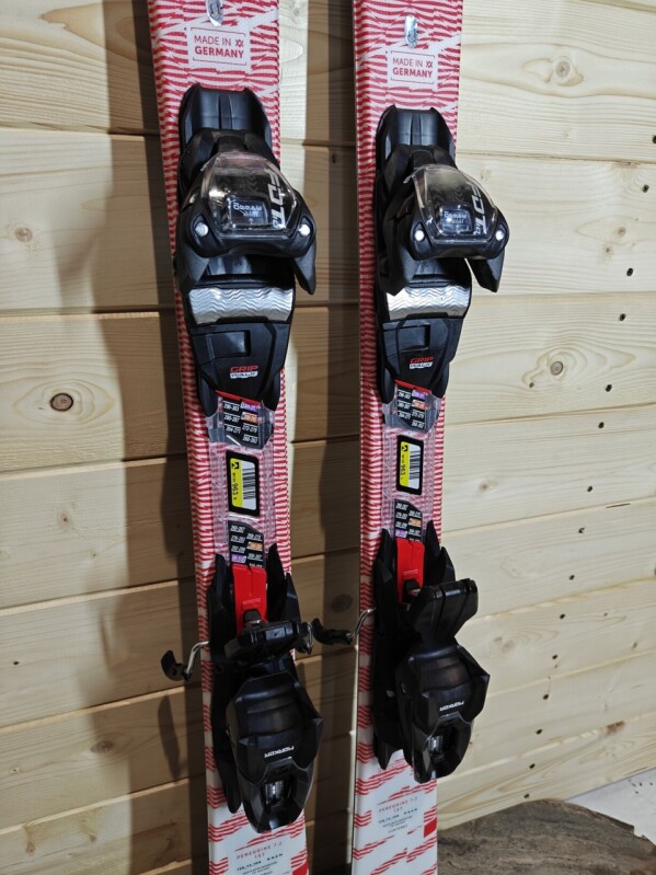 LYŽE VOLKL PEREGRINE 7.2 RED 137CM --MODEL 2025--
